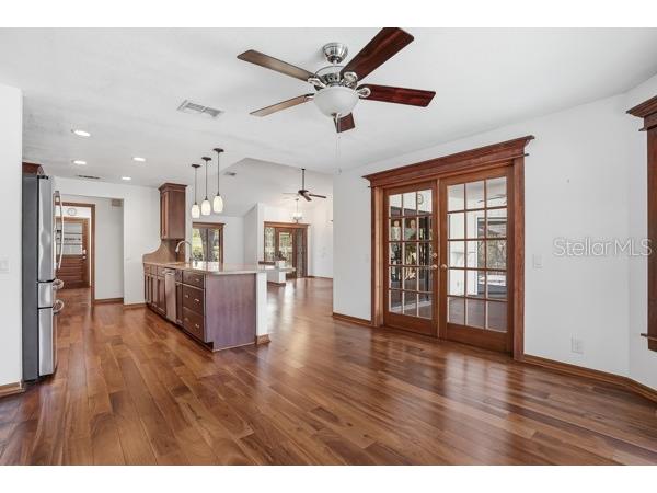 1212 Weybridge Lane Dunedin FL 34698 TB8491733 image20
