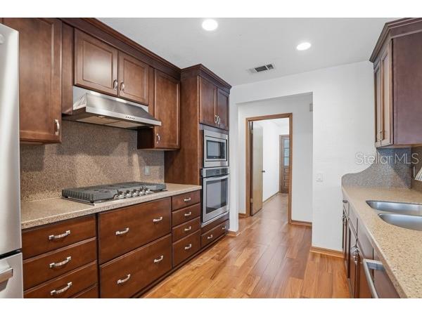 1212 Weybridge Lane Dunedin FL 34698 TB8491733 image21