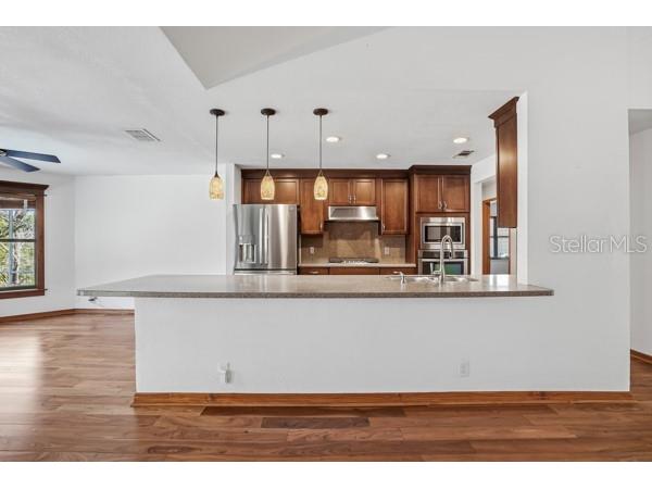 1212 Weybridge Lane Dunedin FL 34698 TB8491733 image24