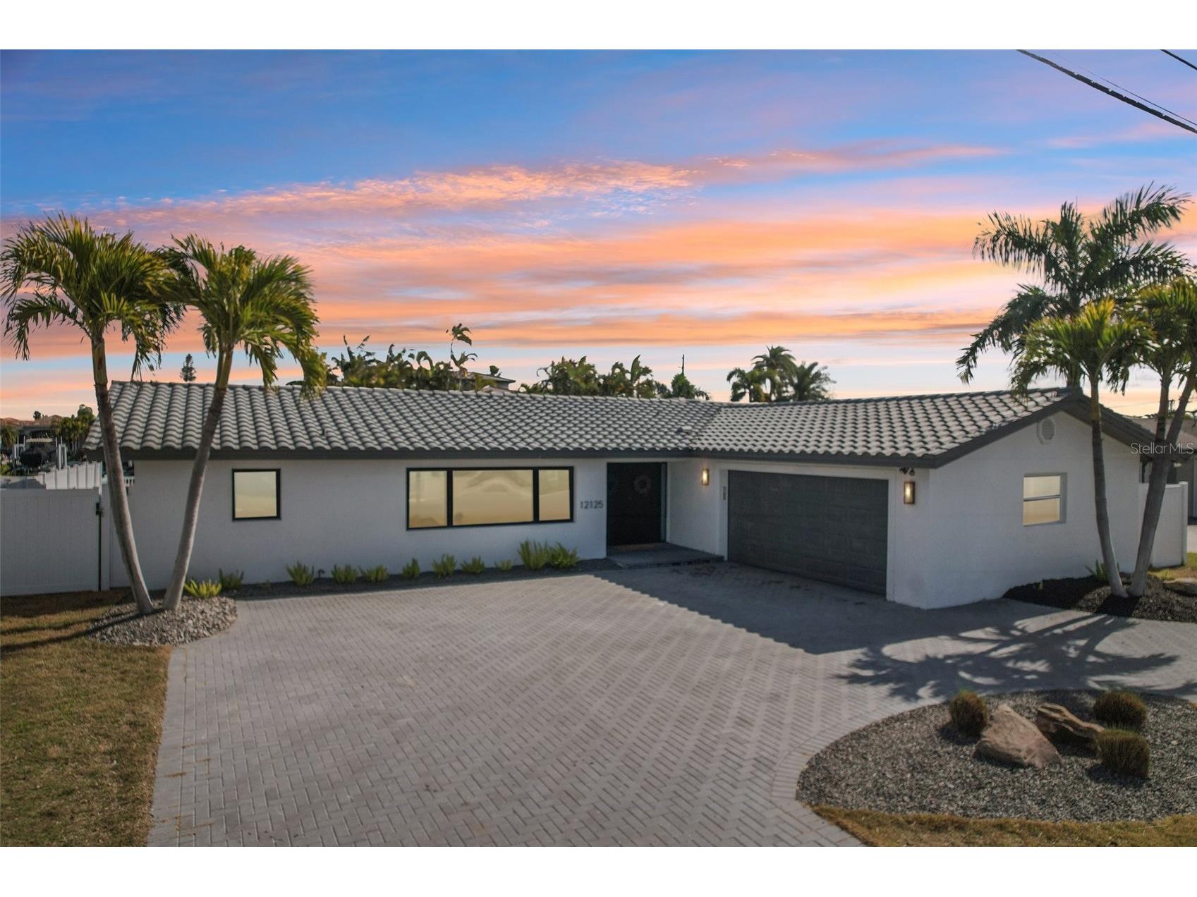 12125 5th Street E Treasure Island FL 33706 - BOCA CIEGA BAY TB8475223 image1