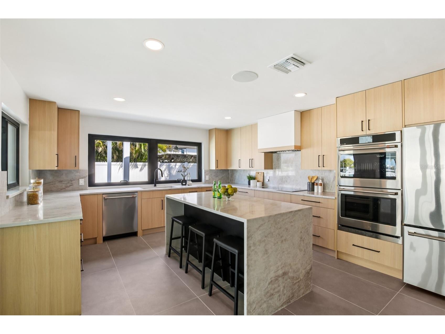 12125 5th Street E Treasure Island FL 33706 - BOCA CIEGA BAY TB8475223 image8