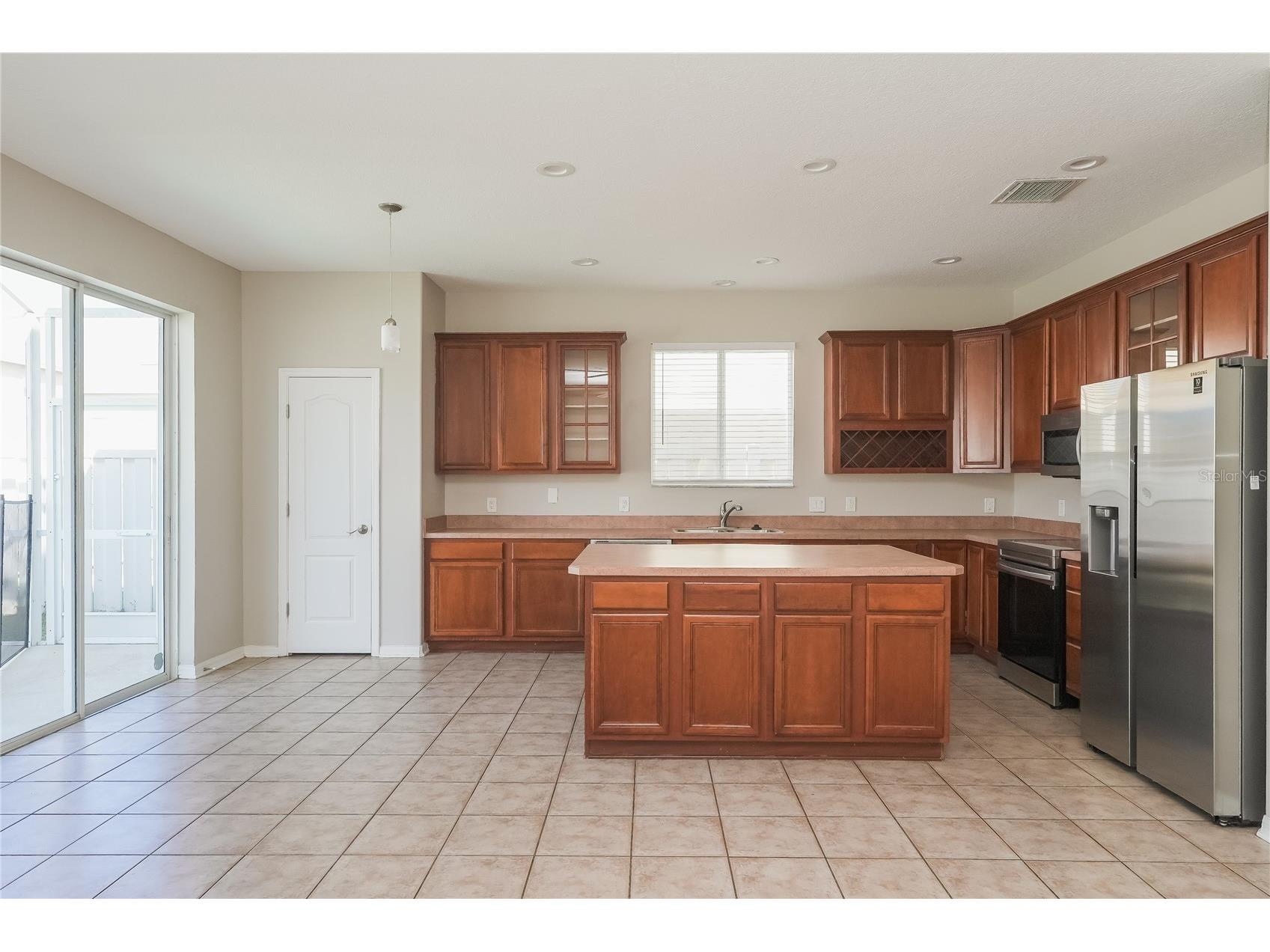 12125 Fox Bloom Avenue Gibsonton FL 33534 C7527986 image3
