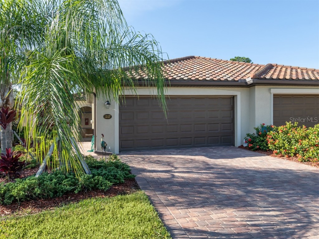 12127 Amica Loop Venice FL 34293 N6128377 image1