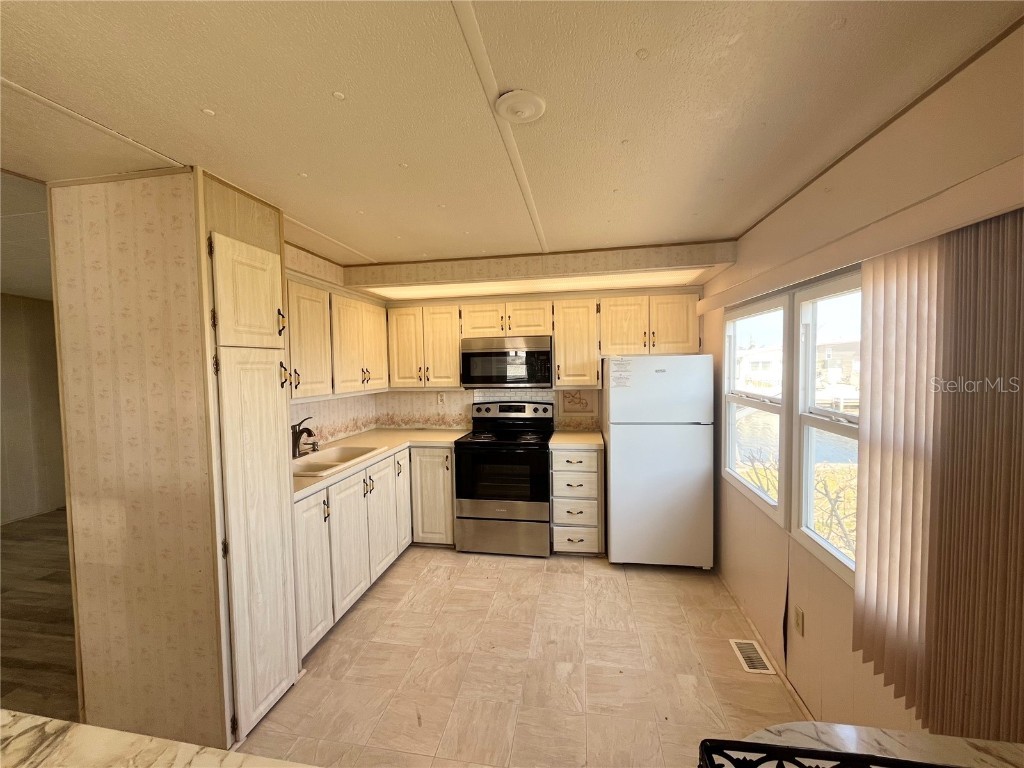 1213 31st Avenue W Palmetto FL 34221 A4671260 image5