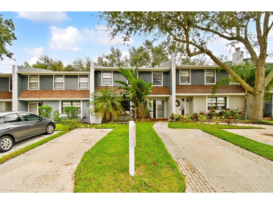 1213 Abbey Crescent Lane Clearwater FL 33759 TB8311555 image1