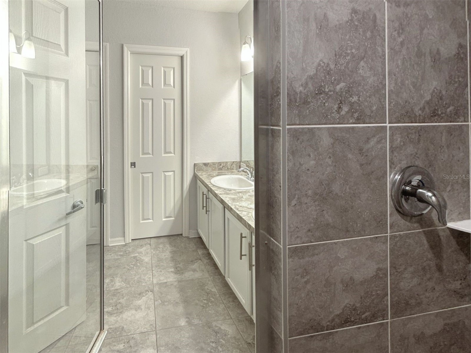 1213 Grantham Drive Sarasota FL 34234 A4696581 image27