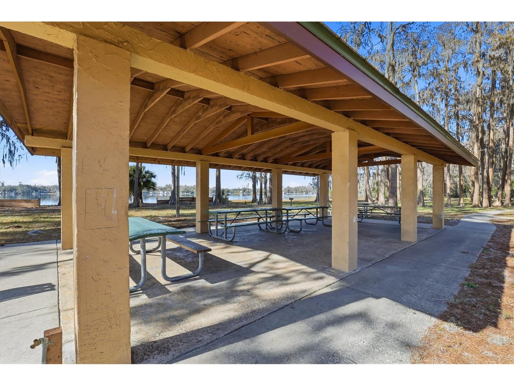 12131 Lacey Drive New Port Richey FL 34654 - Moon Lake W7882601 image44