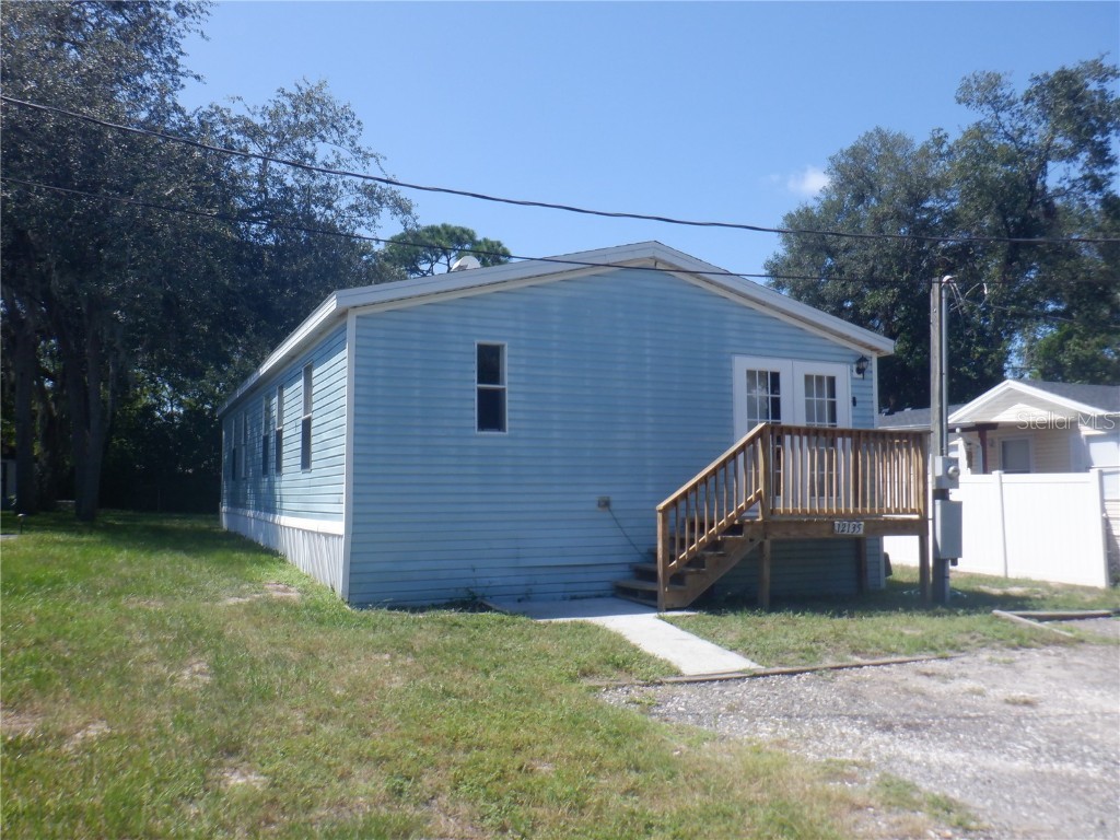 12135 Ensley Avenue Hudson FL 34667 W7858042 image1