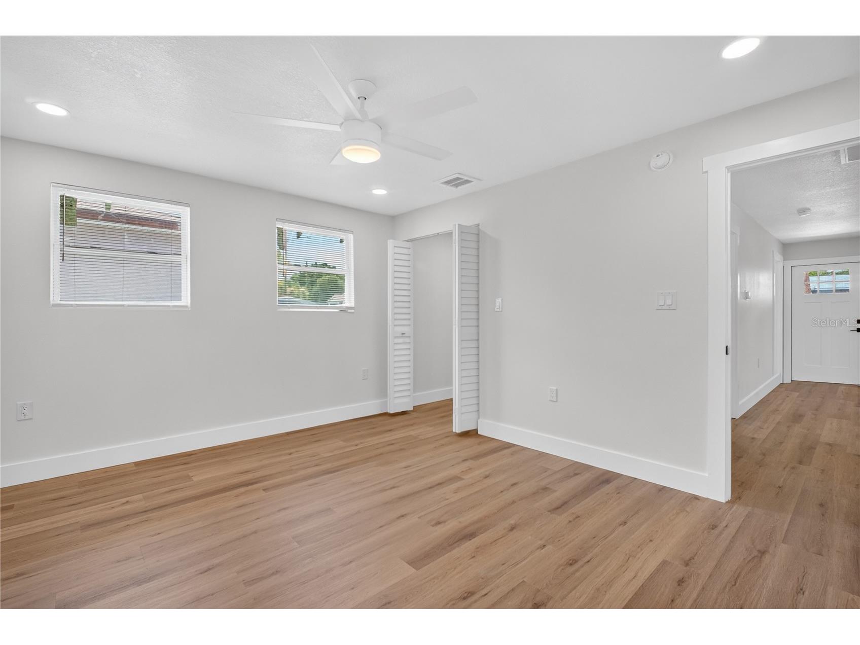 1214 20th Avenue S Saint Petersburg FL 33705 TB8518067 image14