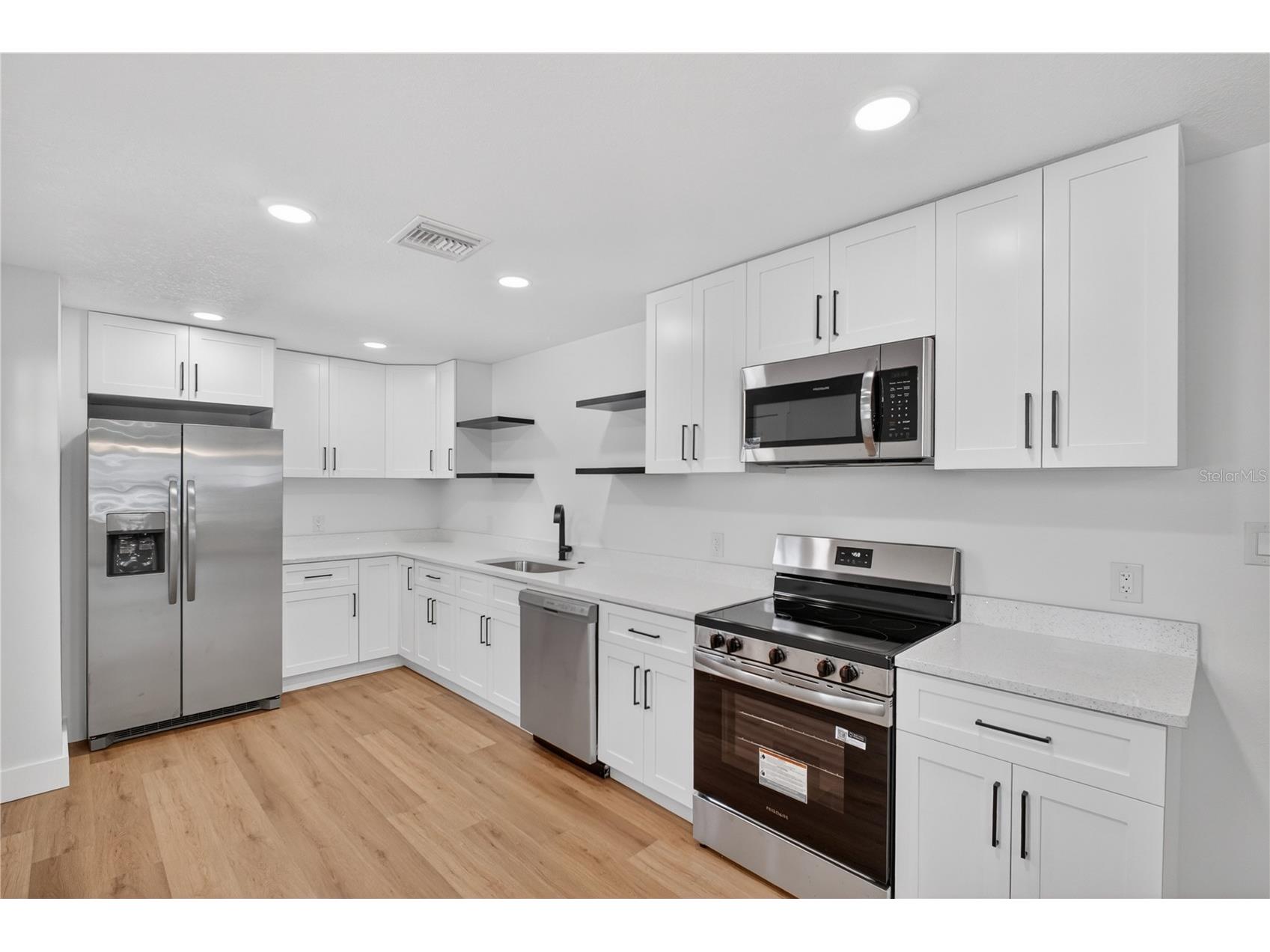 1214 20th Avenue S Saint Petersburg FL 33705 TB8518067 image2