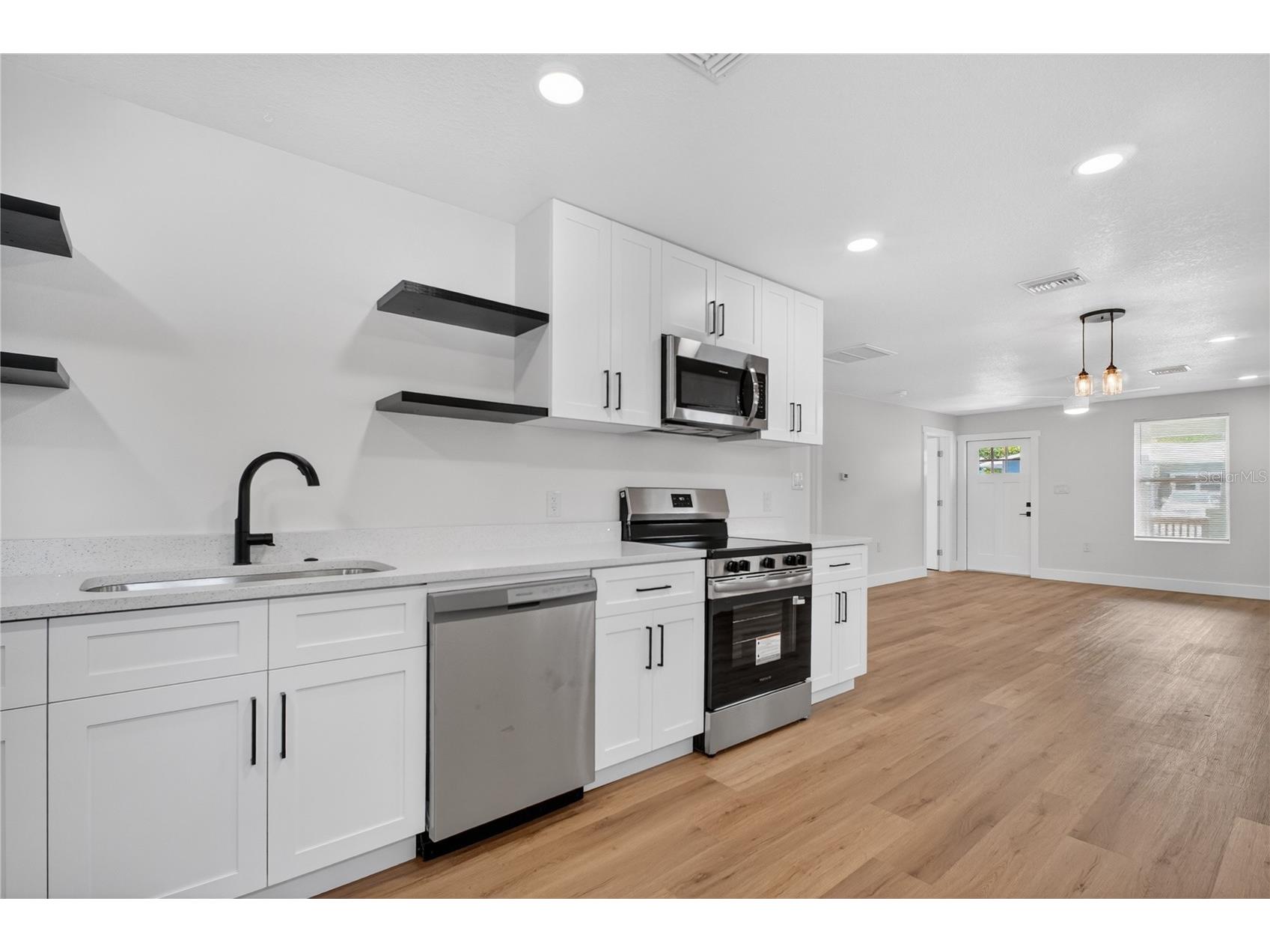 1214 20th Avenue S Saint Petersburg FL 33705 TB8518067 image5