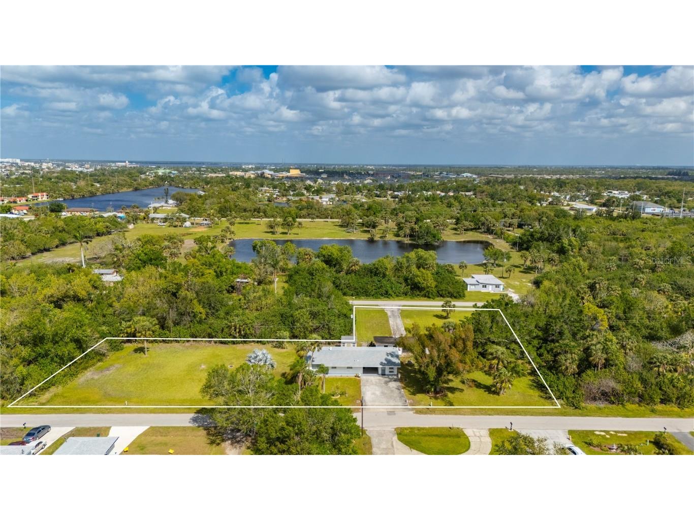 1214 Ansin Street Punta Gorda FL 33950 C7506372 image1