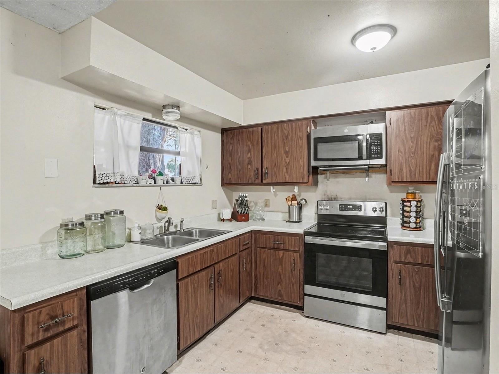 1214 Cherokee Court Kissimmee FL 34744 O6390987 image7