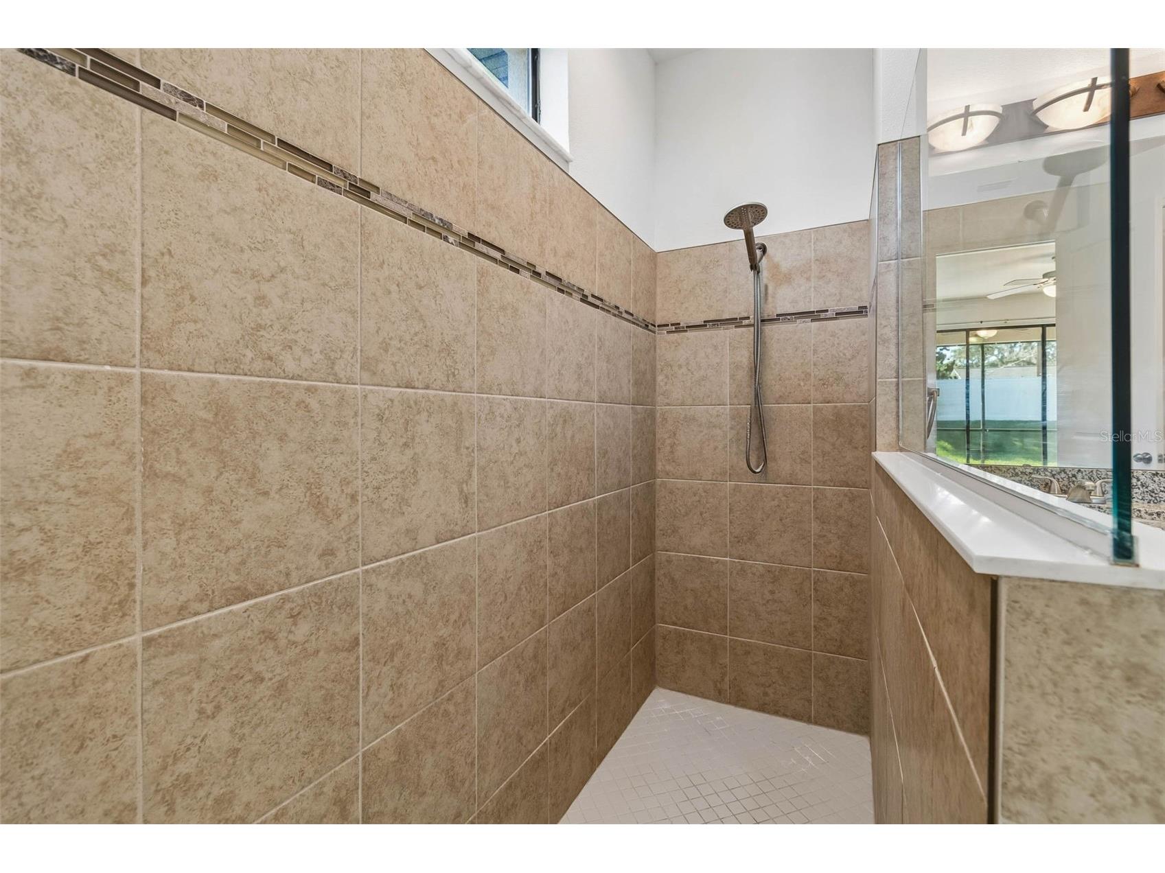 1214 Florablu Drive Seffner FL 33584 TB8488070 image18