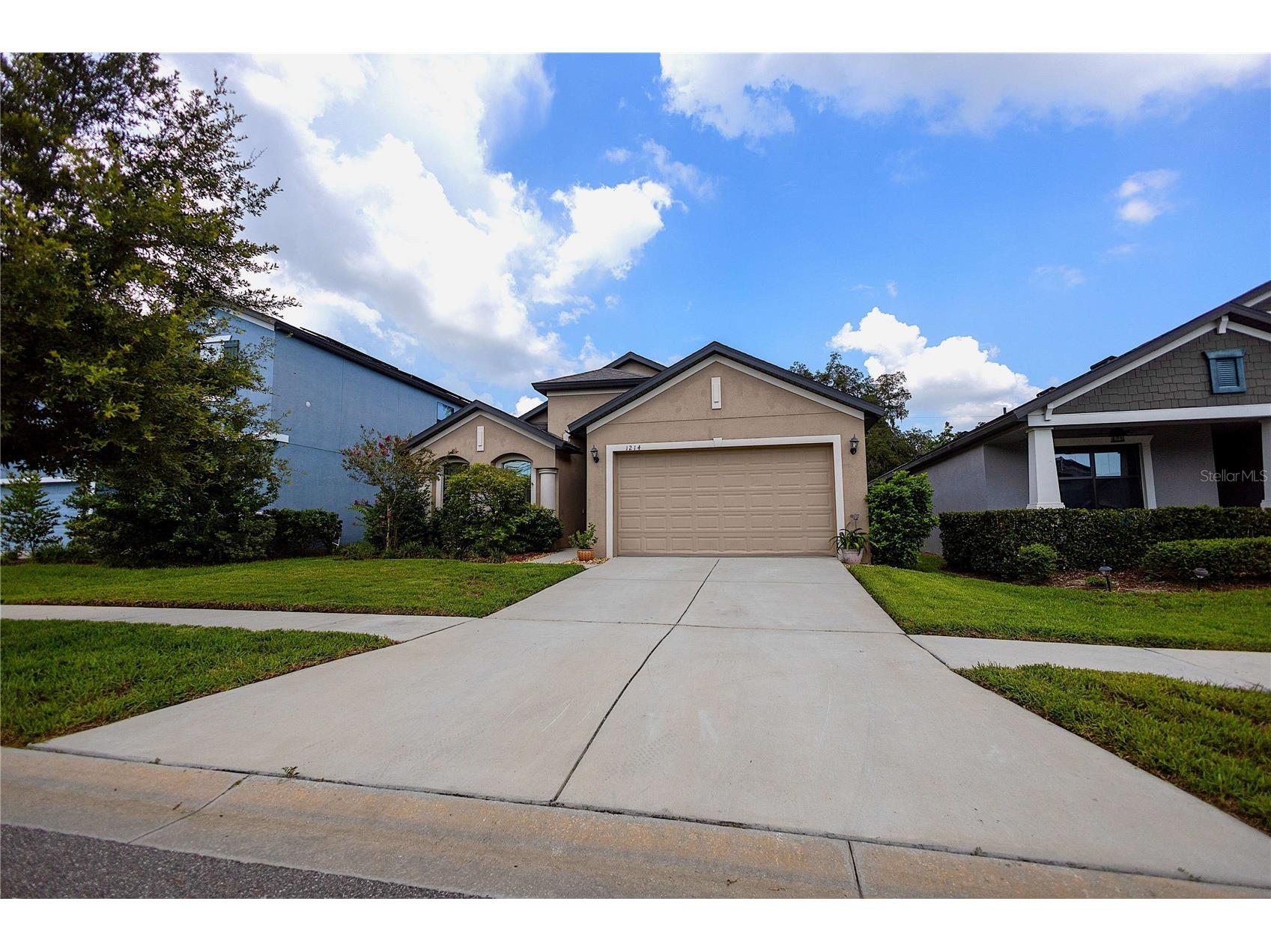 1214 Florablu Drive Seffner FL 33584 W7887502 image1