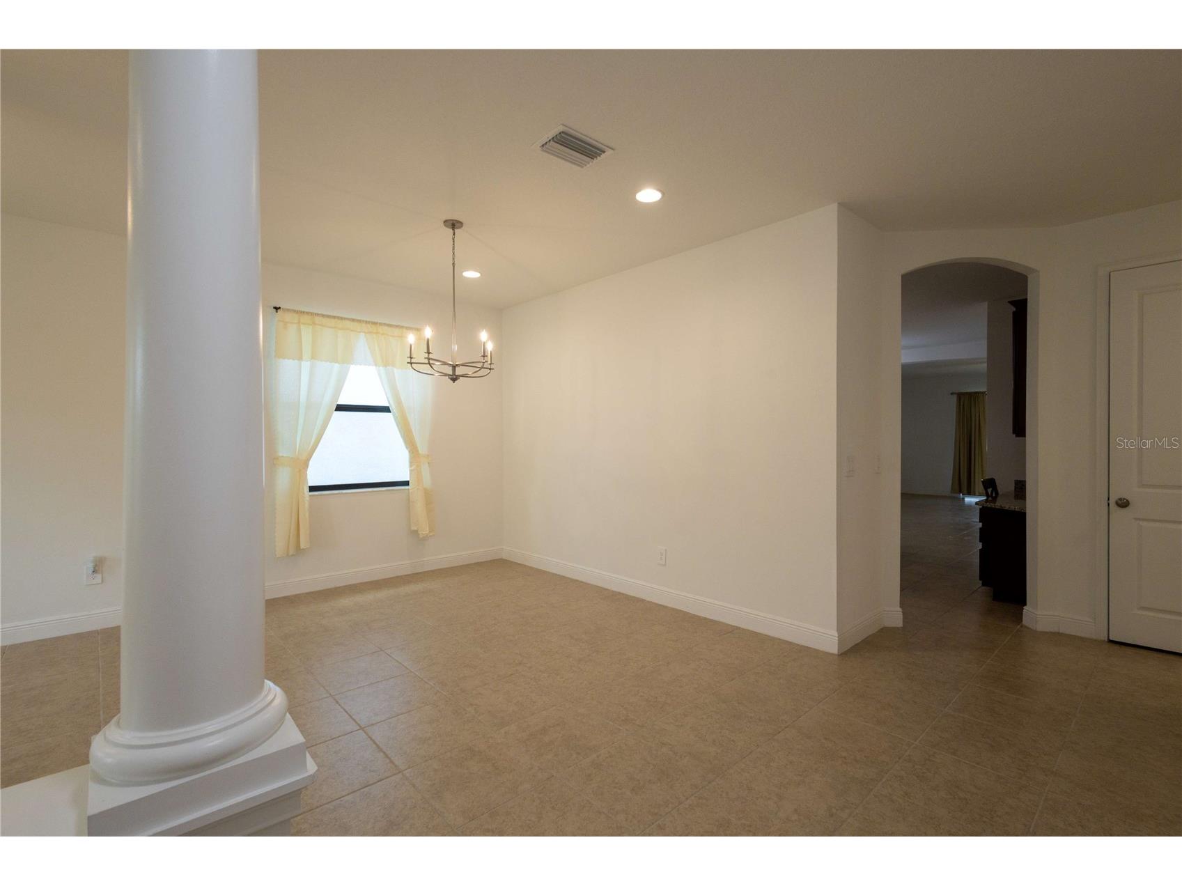 1214 Florablu Drive Seffner FL 33584 W7887502 image5