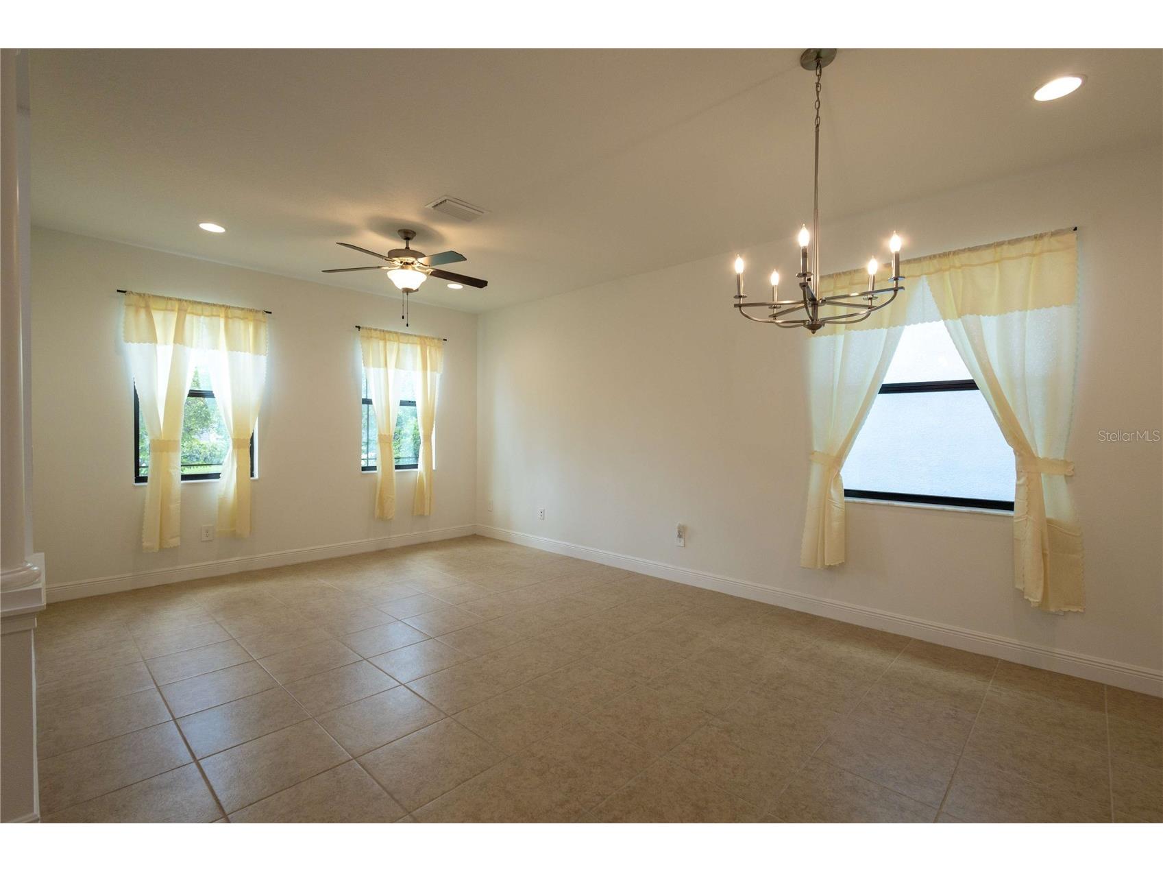 1214 Florablu Drive Seffner FL 33584 W7887502 image6