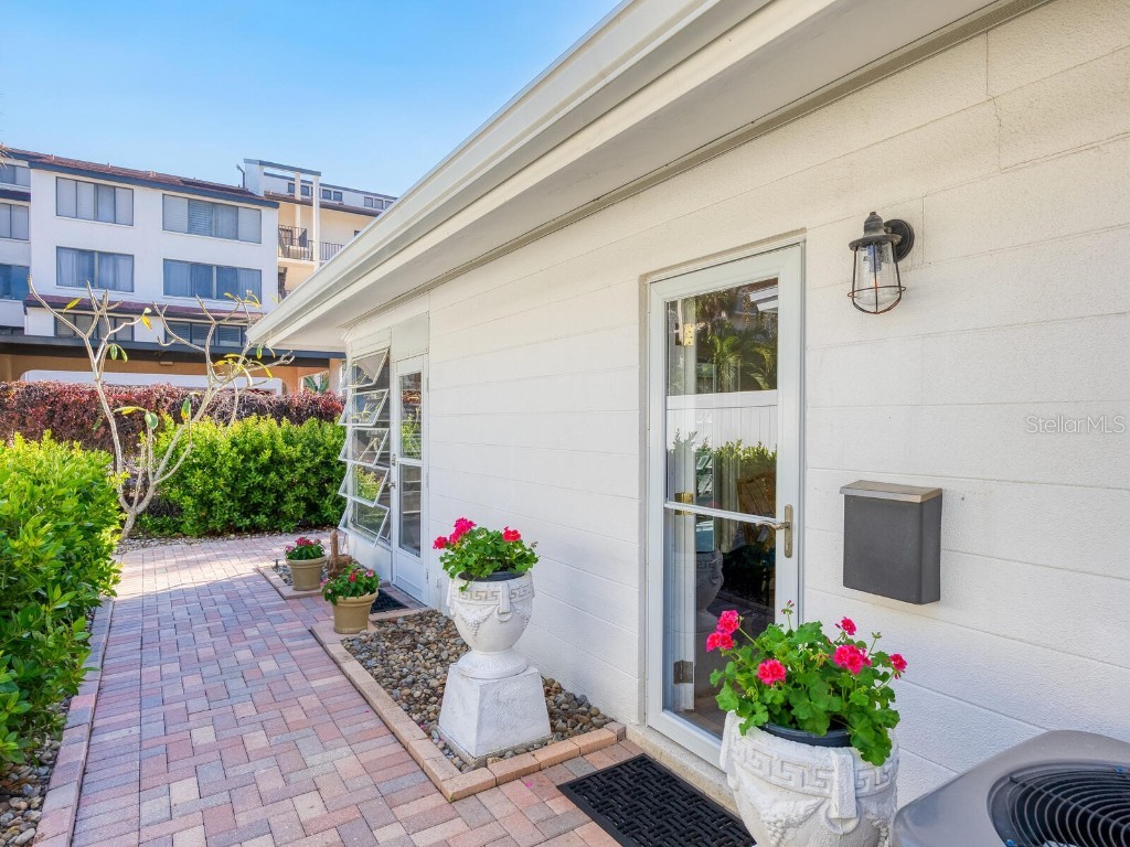 1214 Moonmist Circle #S-01S Sarasota FL 34242 A4672760 image4