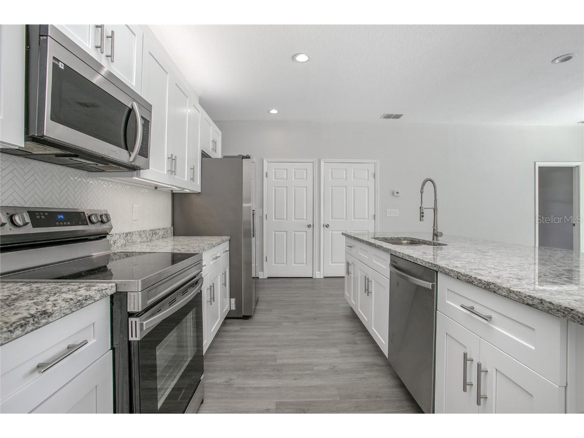 1214 S Thompson Avenue Deland FL 32720 V4945014 image2