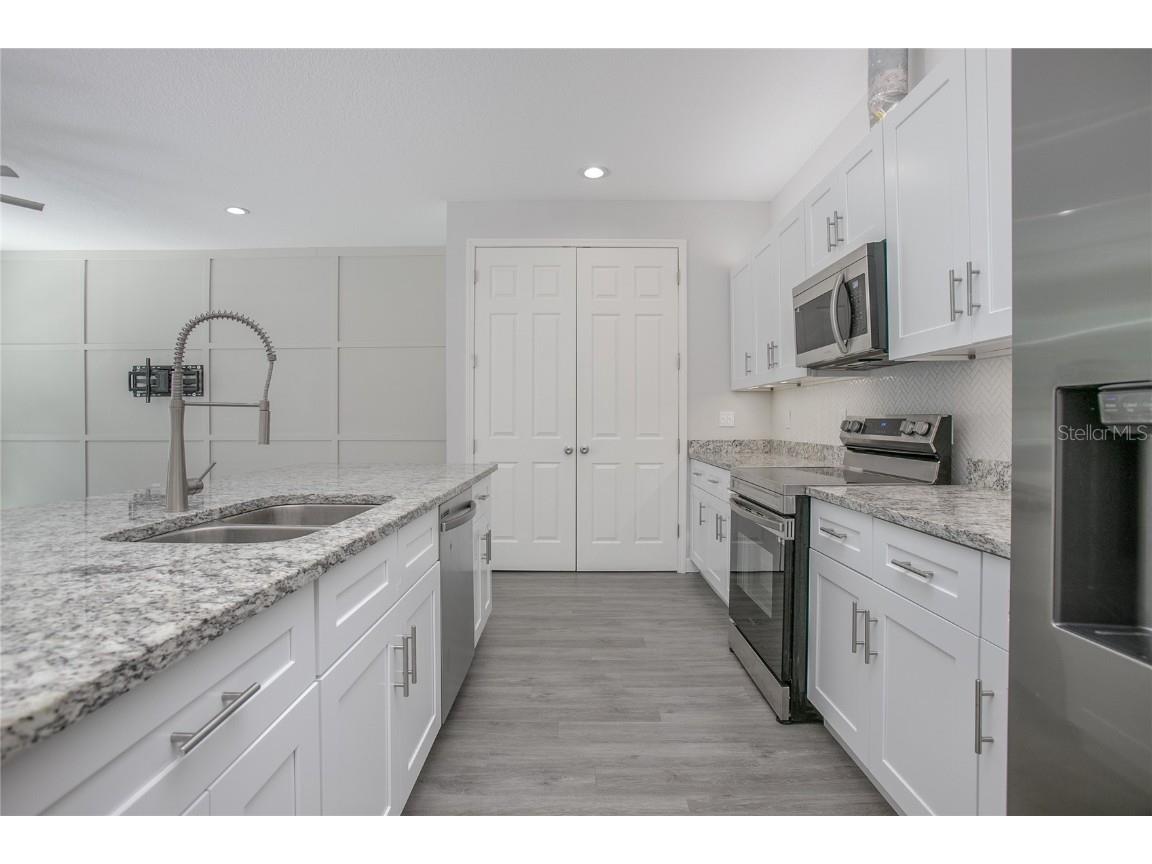 1214 S Thompson Avenue Deland FL 32720 V4945014 image3