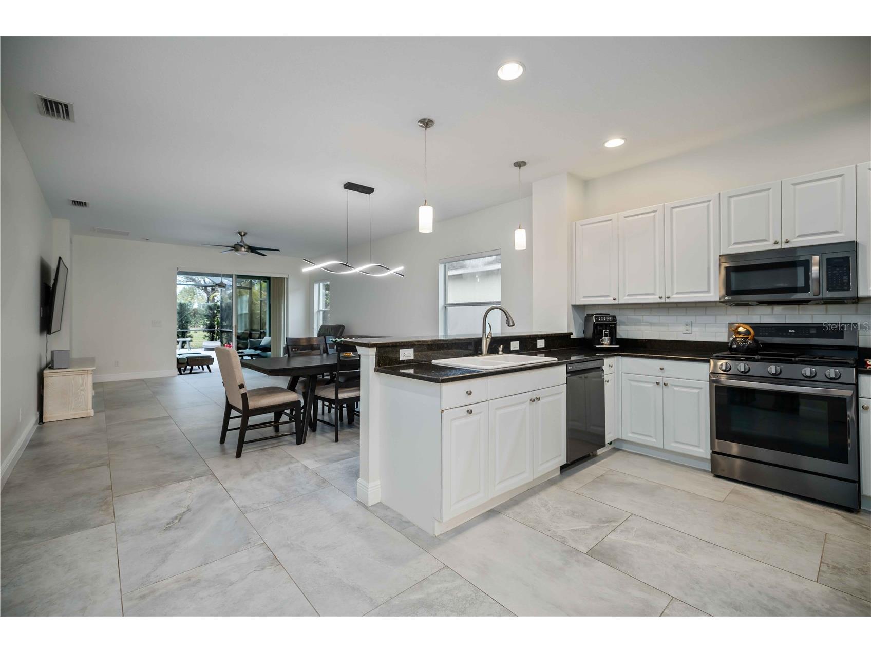 12146 Longview Lake Circle Bradenton FL 34211 A4686603 image9