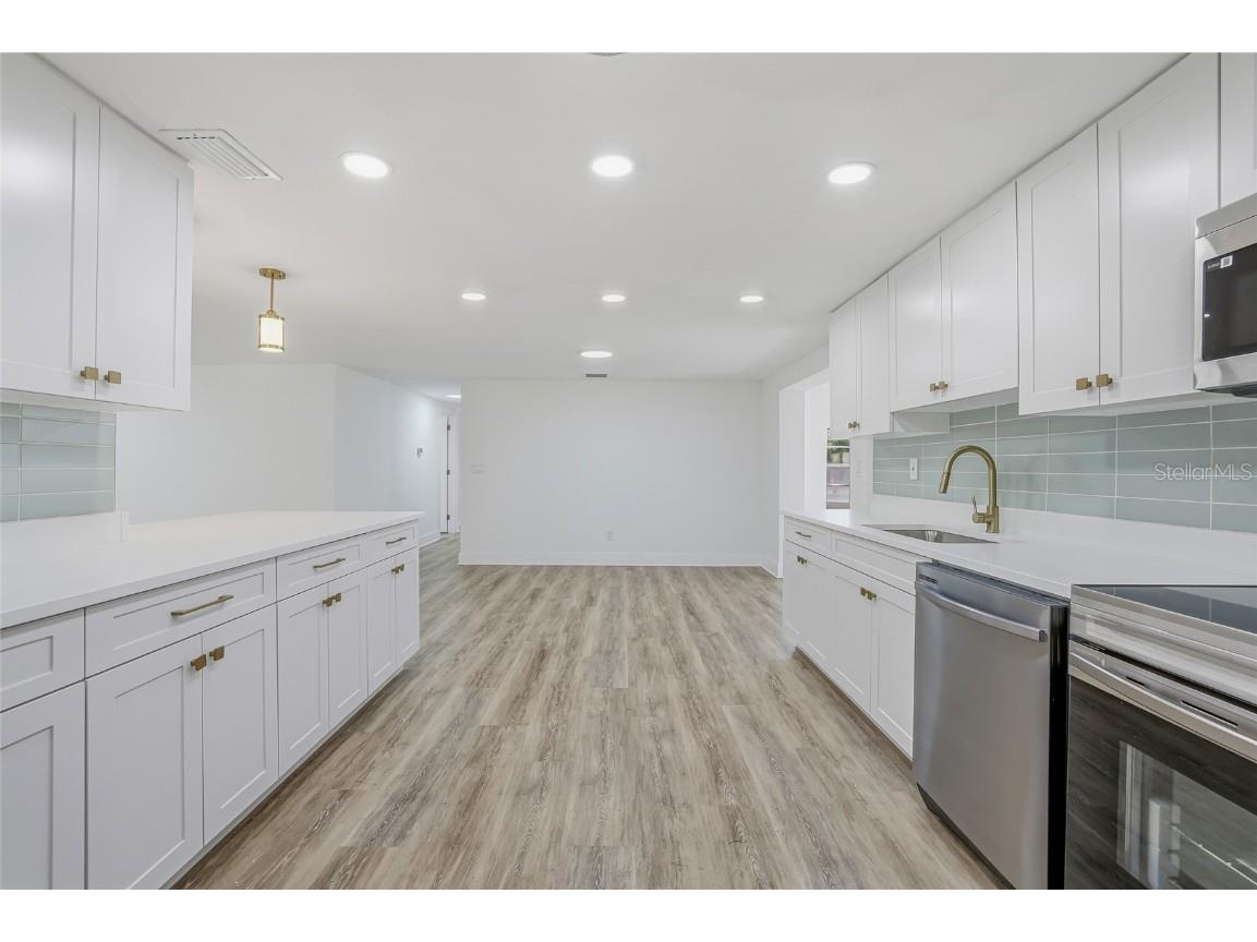 12147 Scott Drive Dade City FL 33525 TB8456962 image12