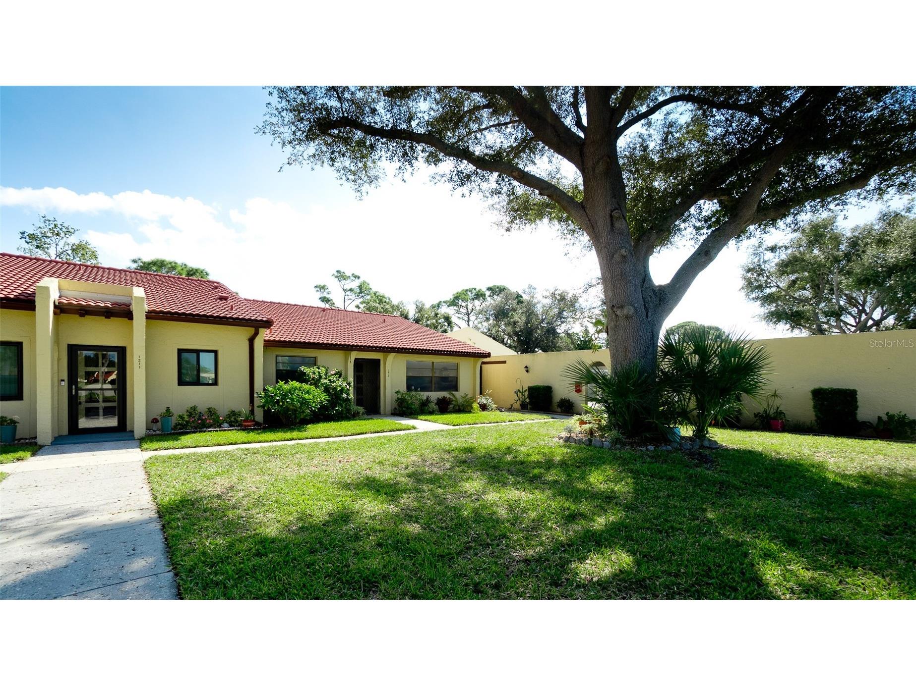 1215 56th Street W #1215 Bradenton FL 34209 A4669493 image1