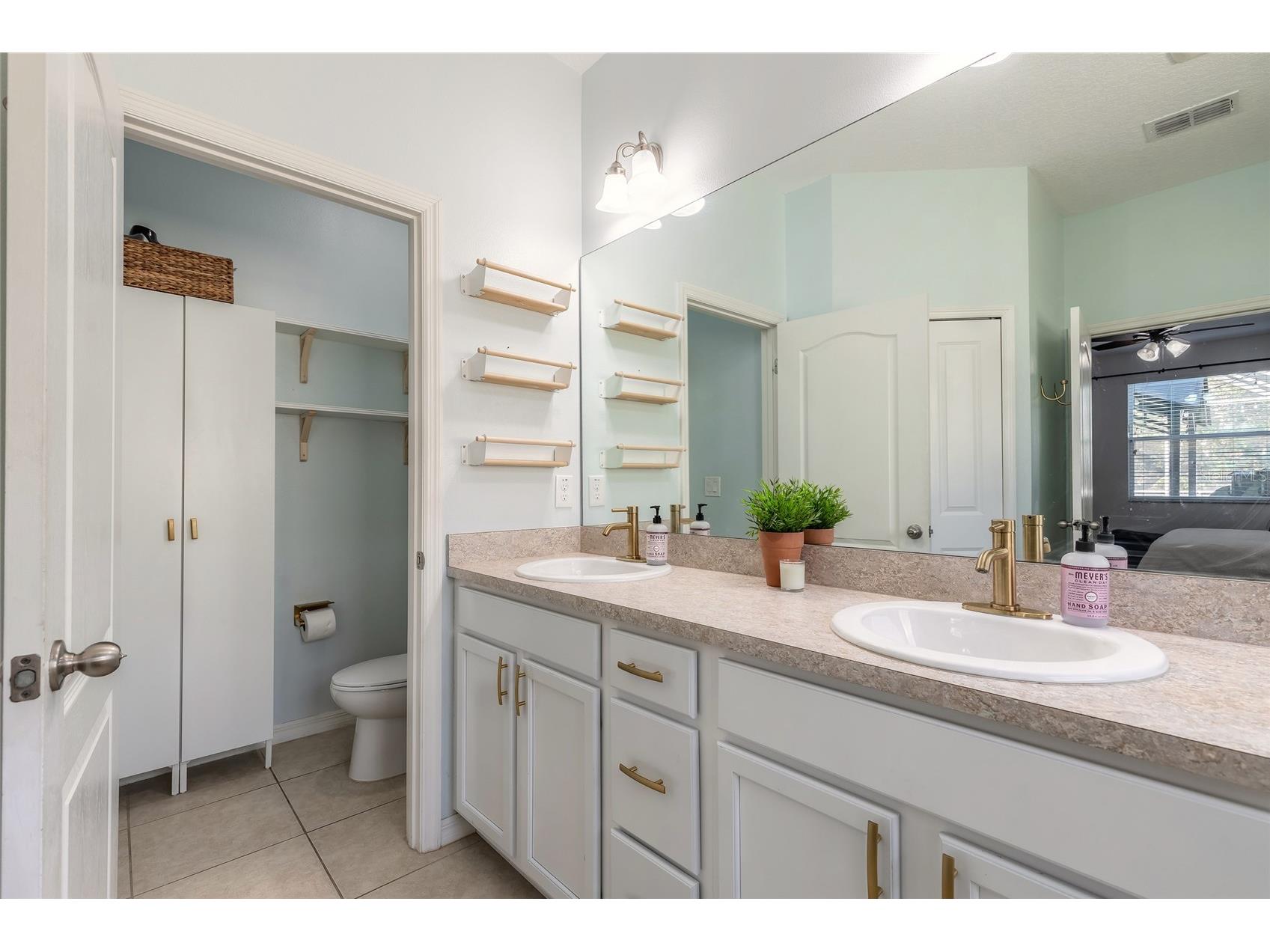 1215 Cap Diville Avenue Port Orange FL 32129 V4947166 image18