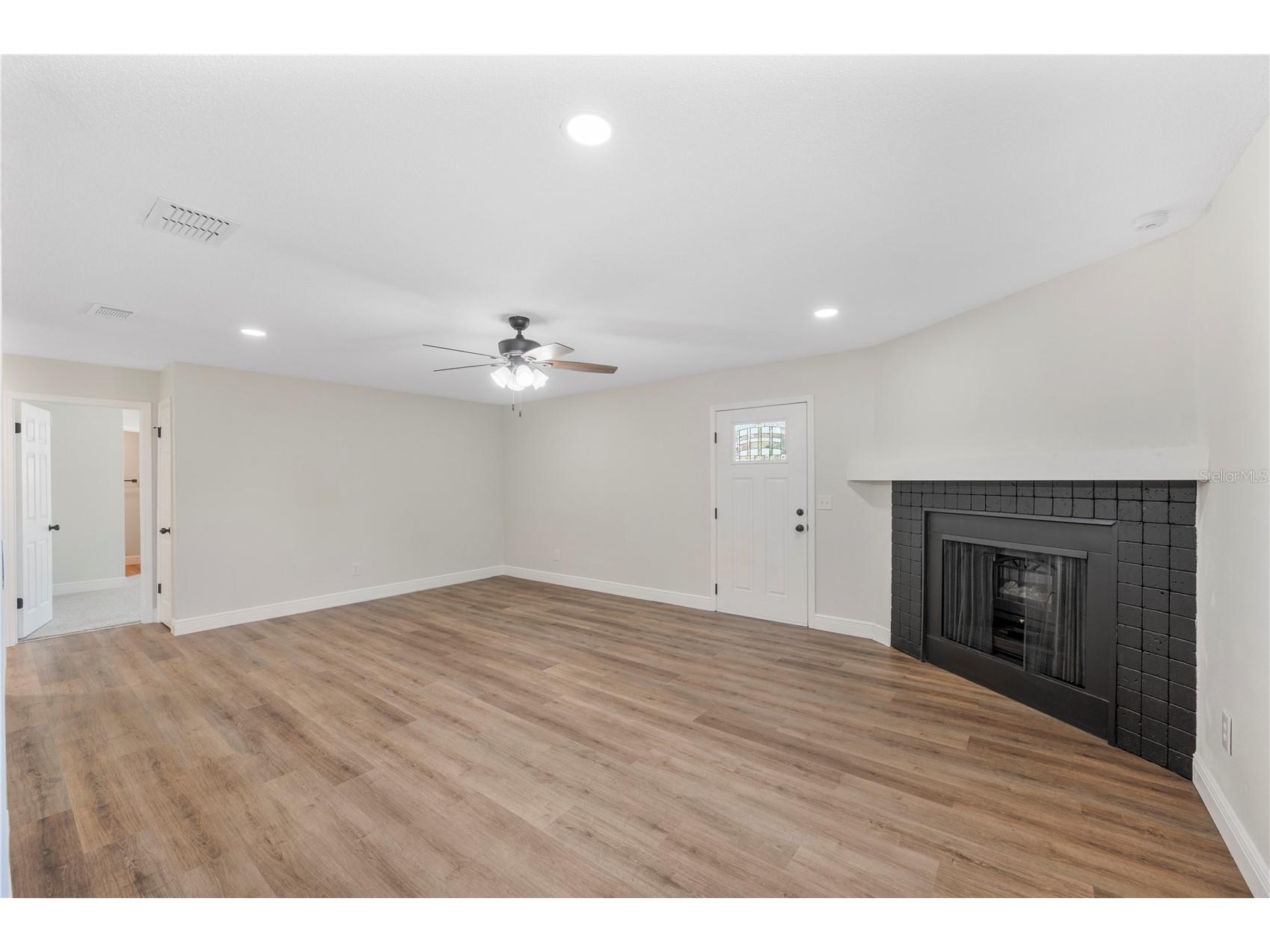 1215 El Camino Road Lakeland FL 33805 TB8491365 image8