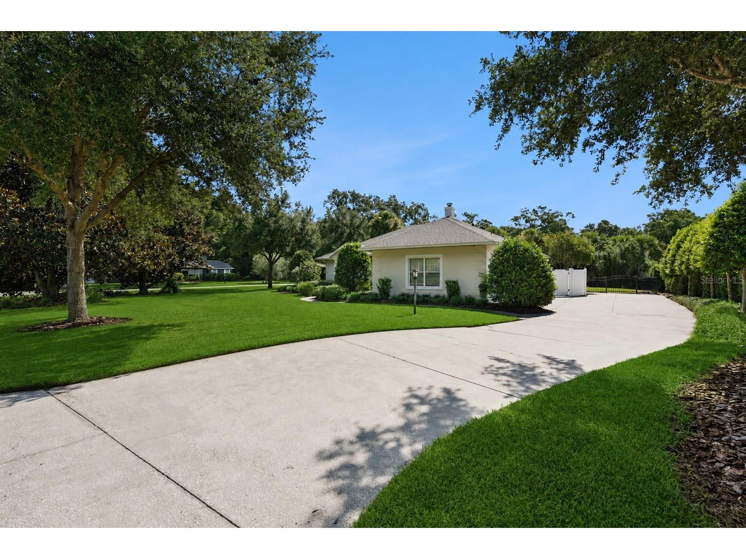 1215 Gray Court Eustis FL 32726 - LAKE JOANNA O6422514 image4