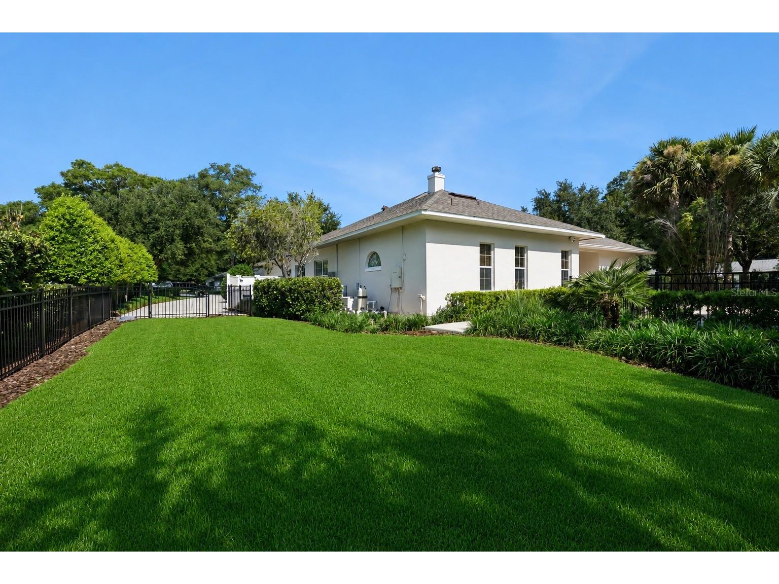 1215 Gray Court Eustis FL 32726 - LAKE JOANNA O6422514 image7