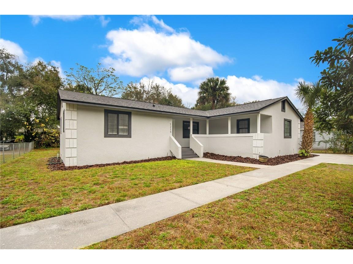 1215 S Adelle Avenue Deland FL 32720 V4934082 image1