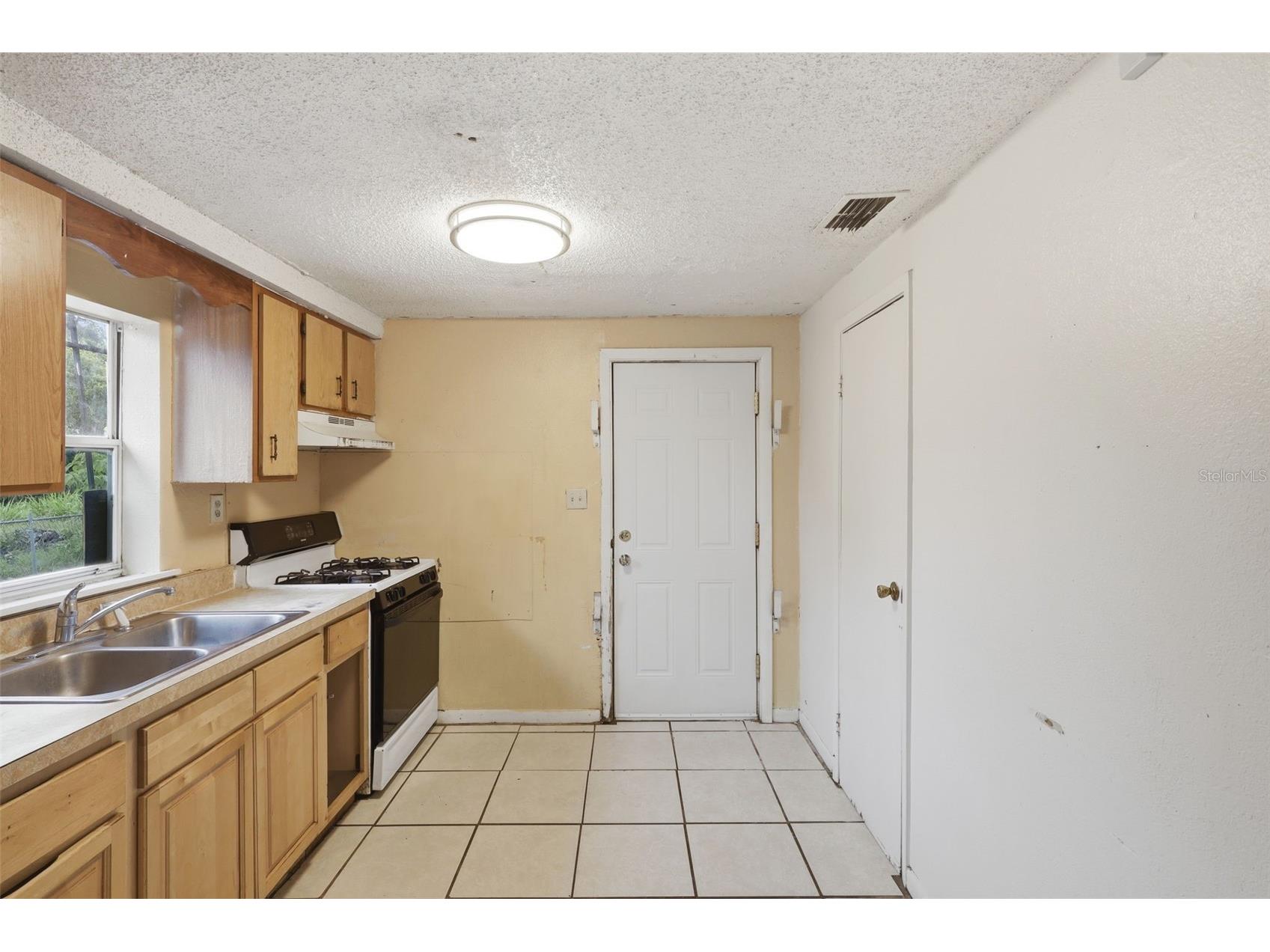 1215 S Delaware Avenue Deland FL 32720 V4949659 image14