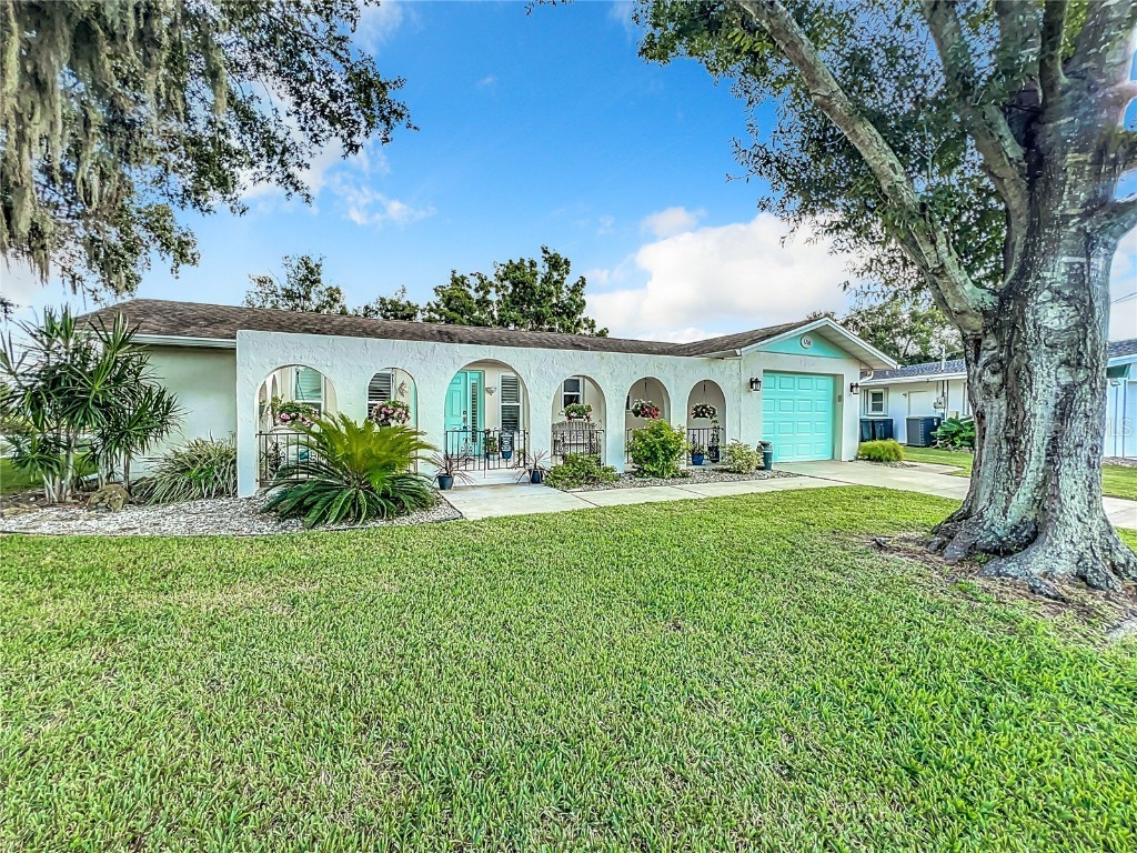 1216 Angela Maria Road #2 Sarasota FL 34243 - BRENDAN LAKE A4624336 image1