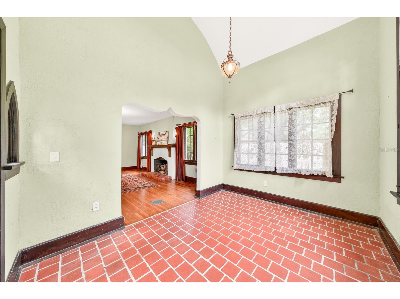1216 Golden Lane Orlando FL 32804 O6406069 image9