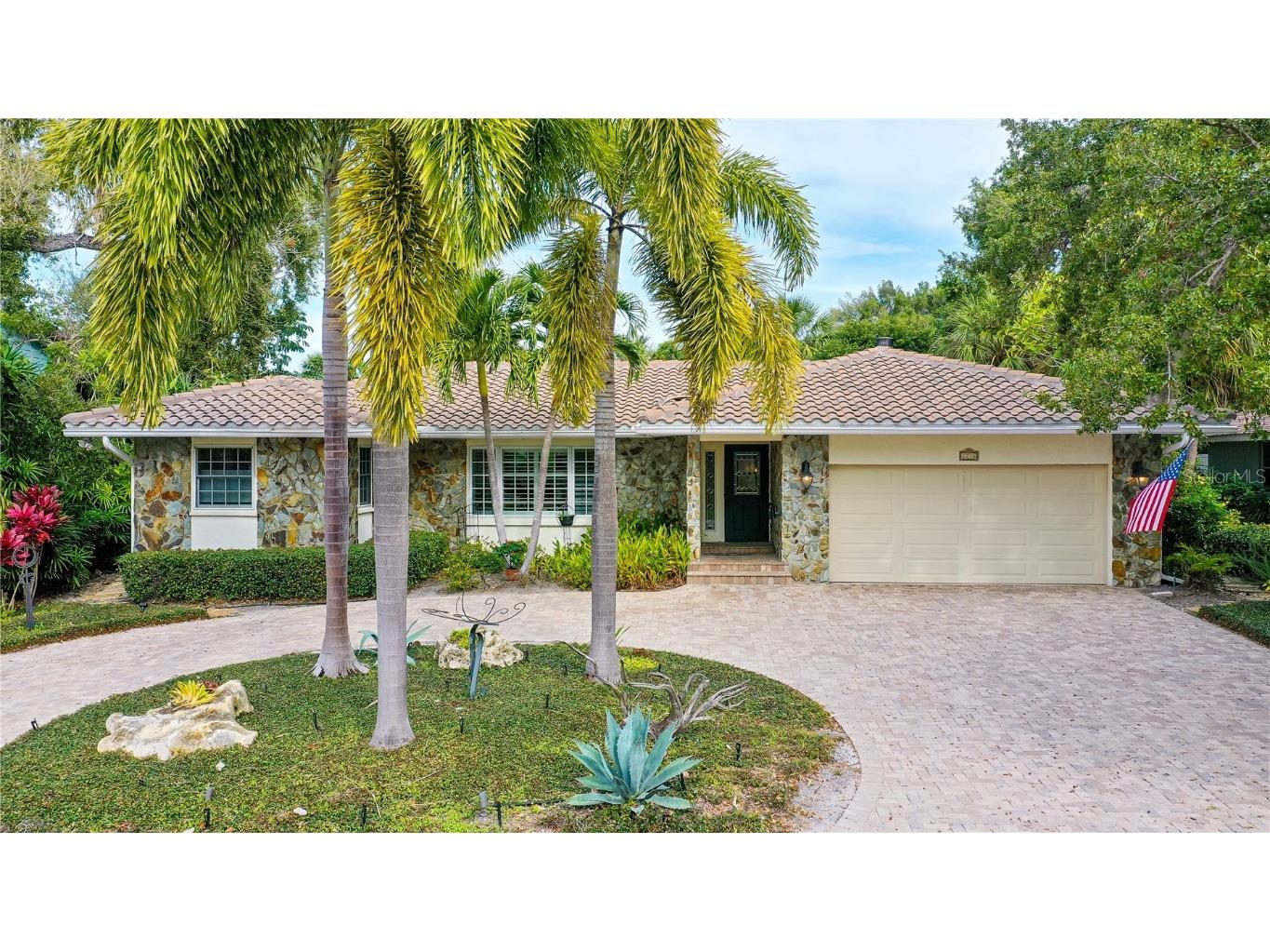 1216 S View Drive Siesta Key FL 34242 A4594551 image1