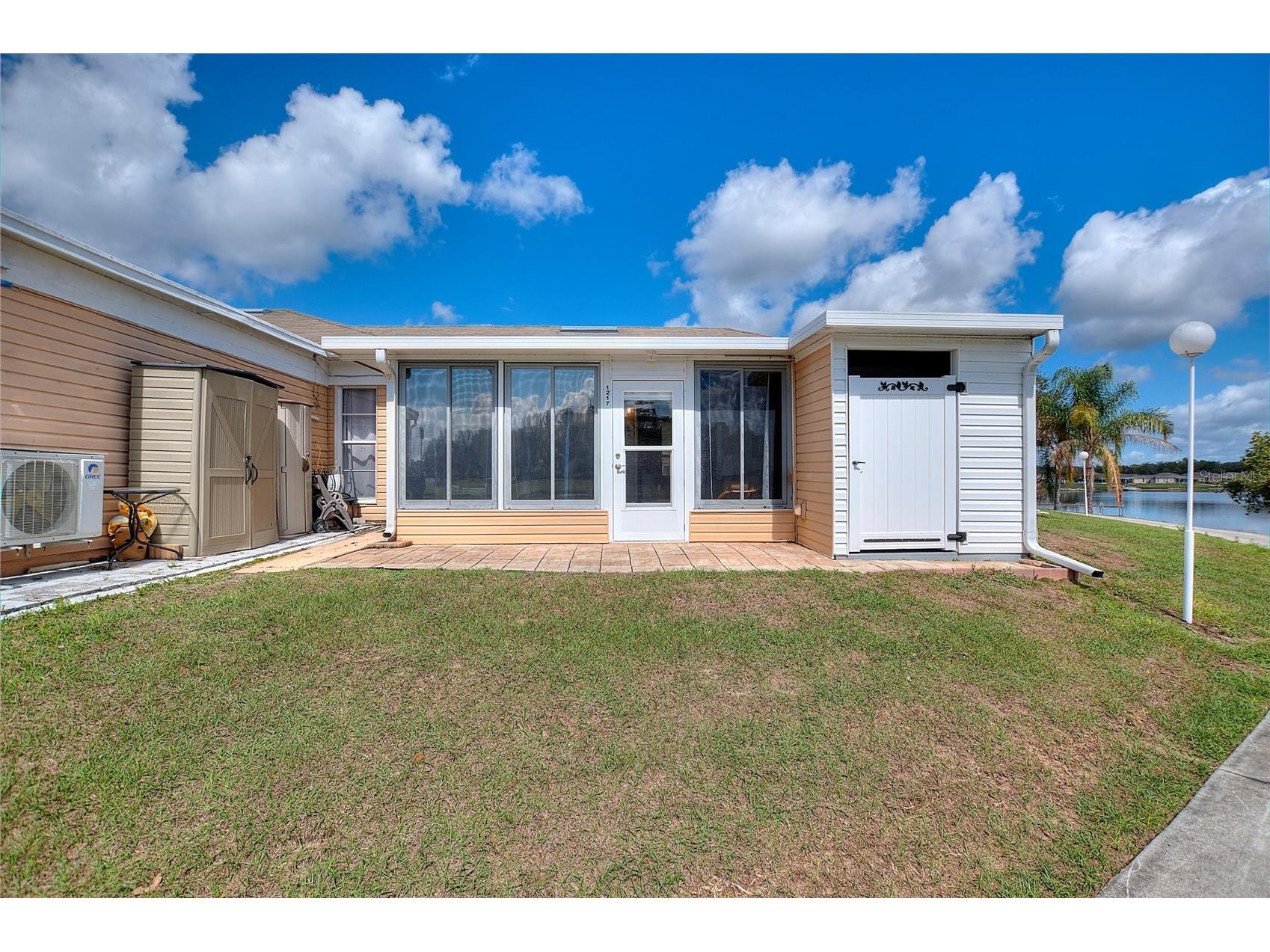 1217 Club Circle Lakeshore FL 33854 P4937976 image11