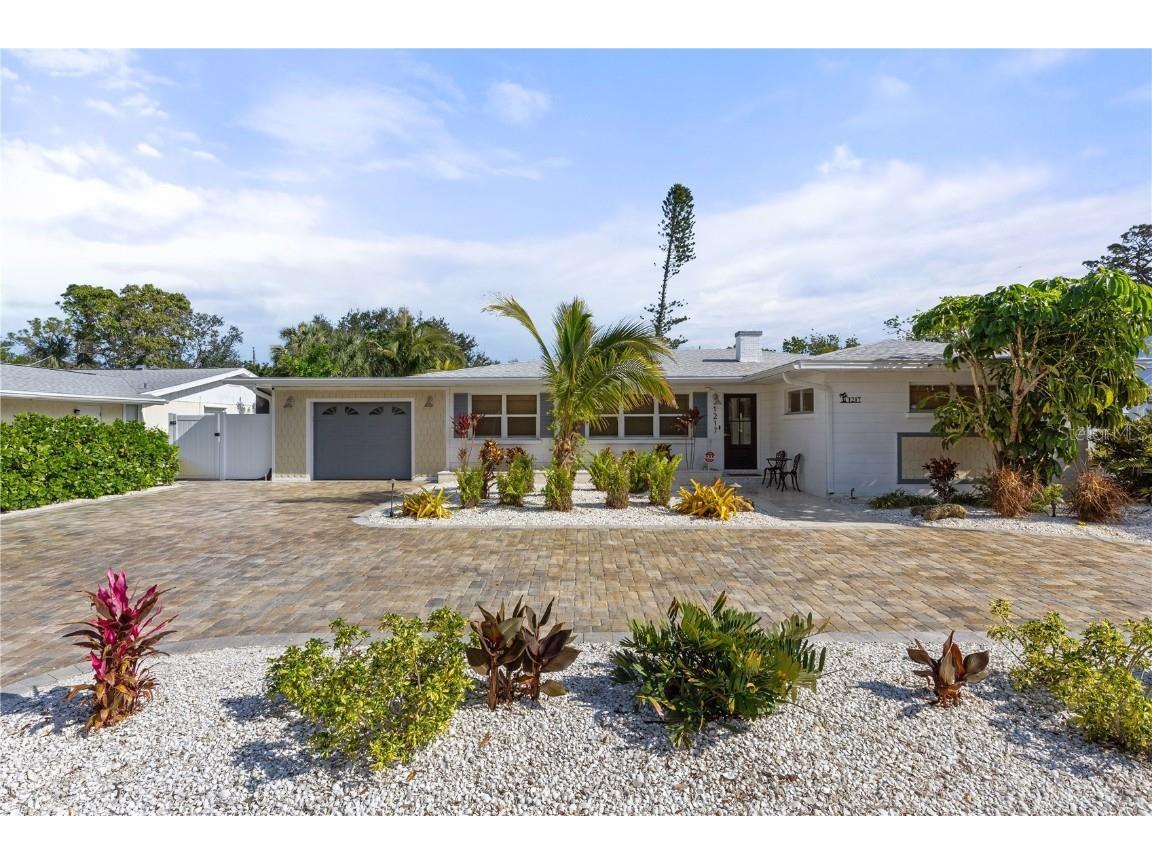 1217 De Narvaez Avenue Bradenton FL 34209 TB8337600 image1