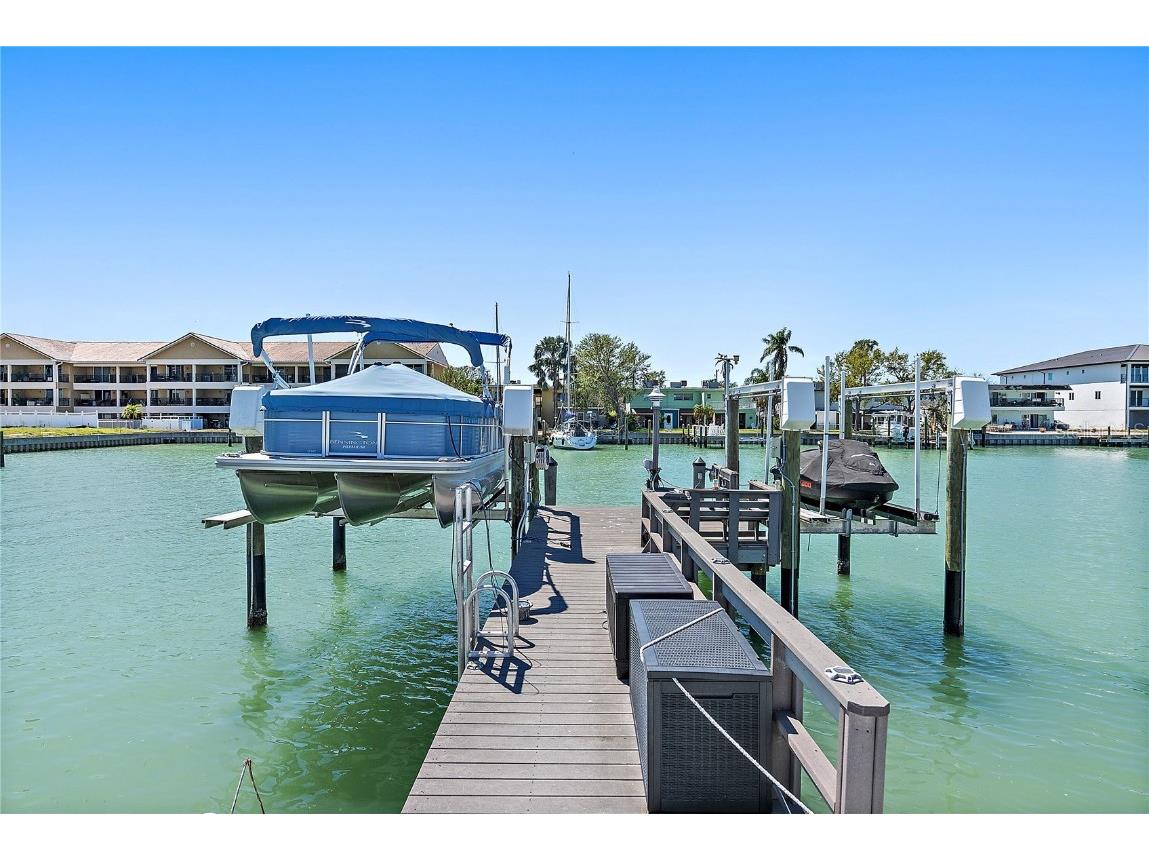 12170 4th Street E Treasure Island FL 33706 - BOCA CIEGA BAY TB8418136 image4