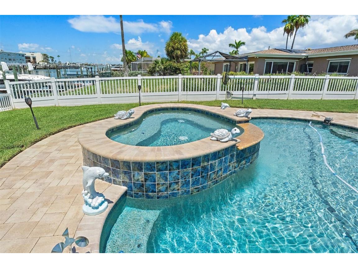 12170 4th Street E Treasure Island FL 33706 - BOCA CIEGA BAY TB8418136 image5