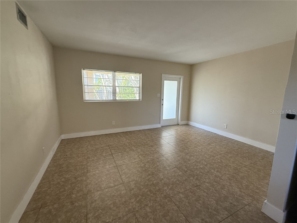 12175 3rd Street E #4 Treasure Island FL 33706 TB8440118 image4