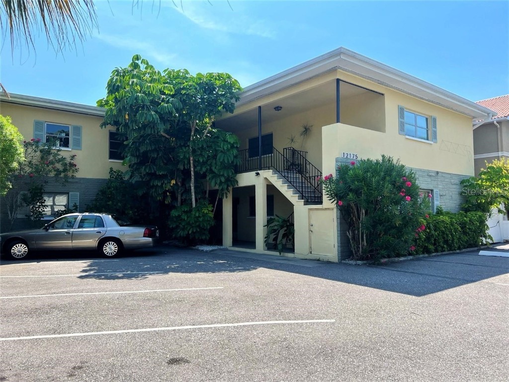 12175 3rd Street E #6 Treasure Island FL 33706 U8228670 image1