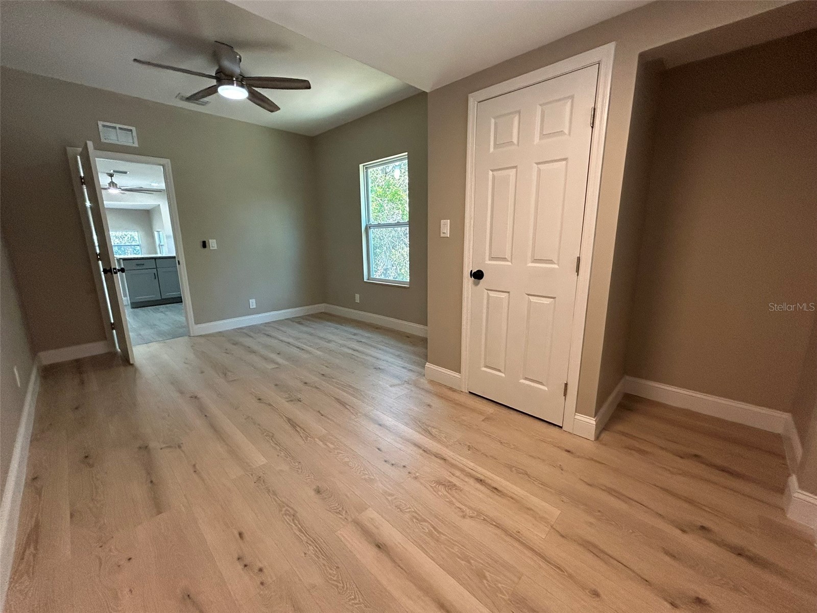 1218 13th Avenue S Saint Petersburg FL 33705 TB8469373 image11