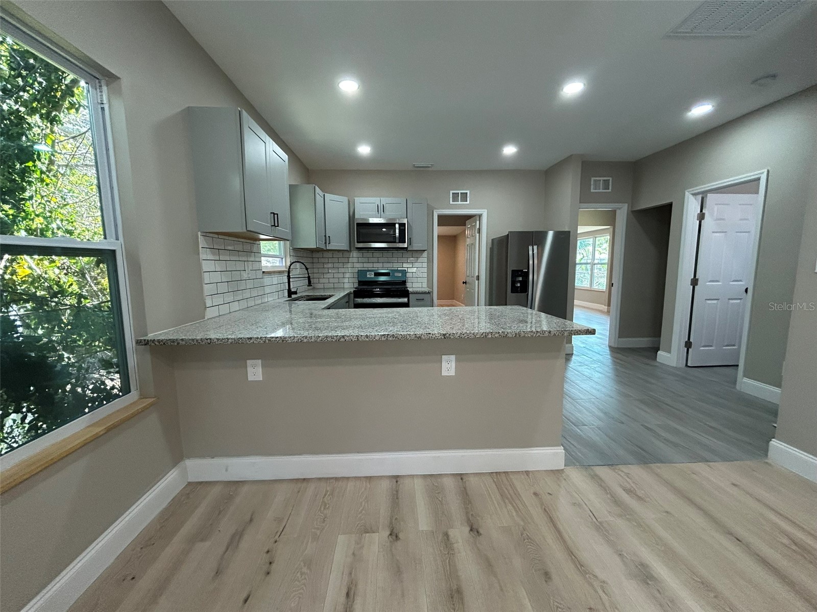 1218 13th Avenue S Saint Petersburg FL 33705 TB8469373 image4