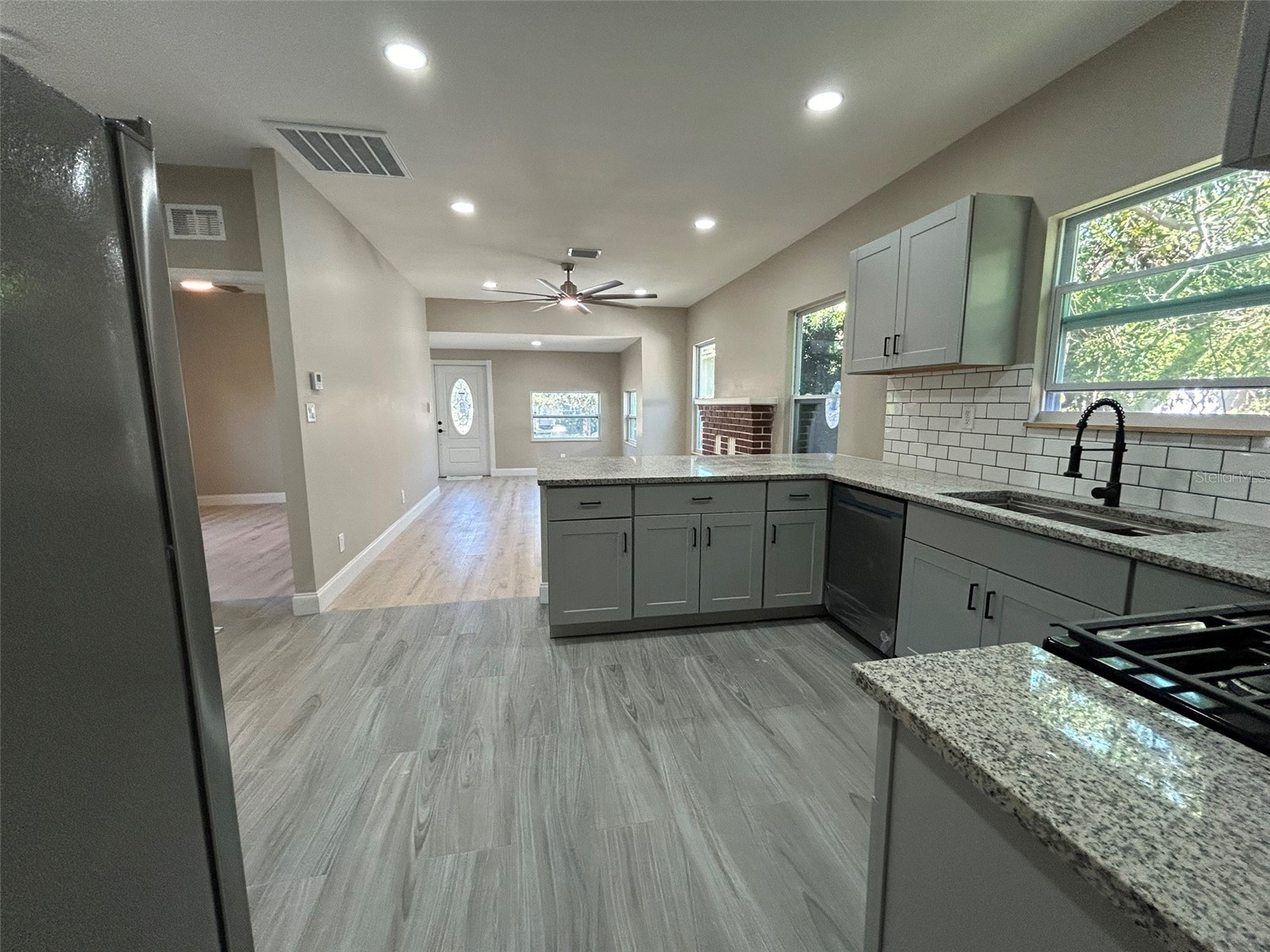 1218 13th Avenue S Saint Petersburg FL 33705 TB8469373 image5