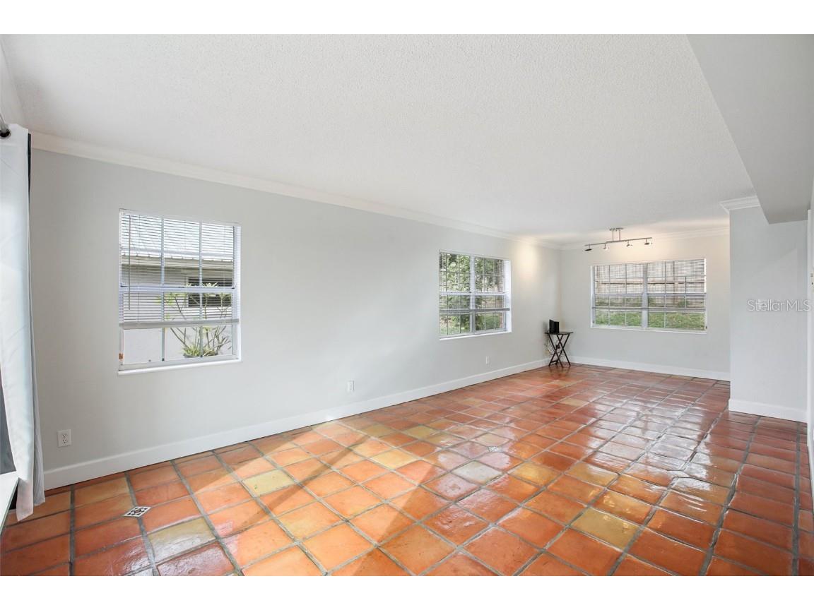 1218 Lake Ariana Boulevard Auburndale FL 33823 - LAKE ARIANA TB8456113 image4