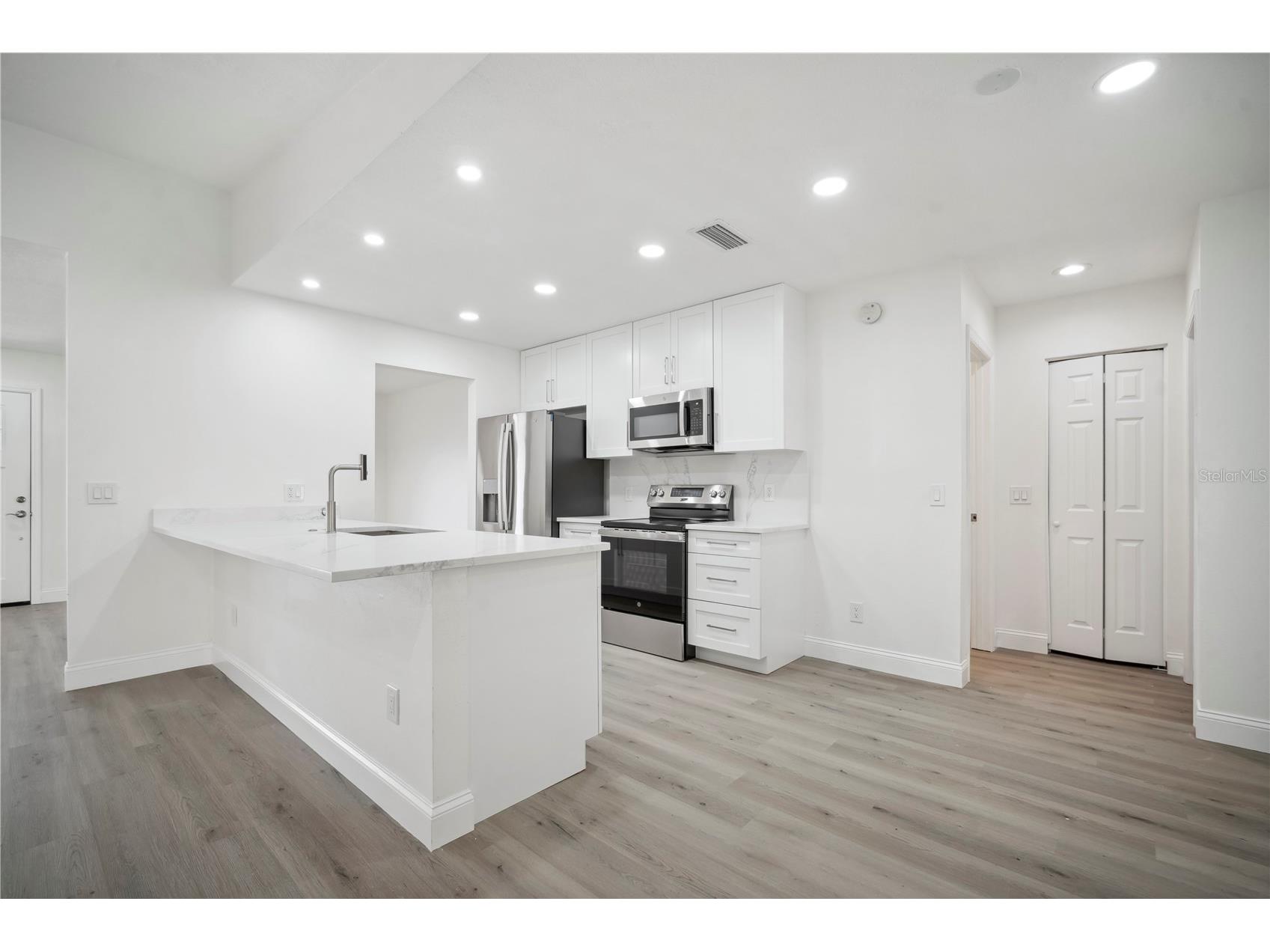 1218 Lornewood Drive Valrico FL 33596 TB8513538 image14