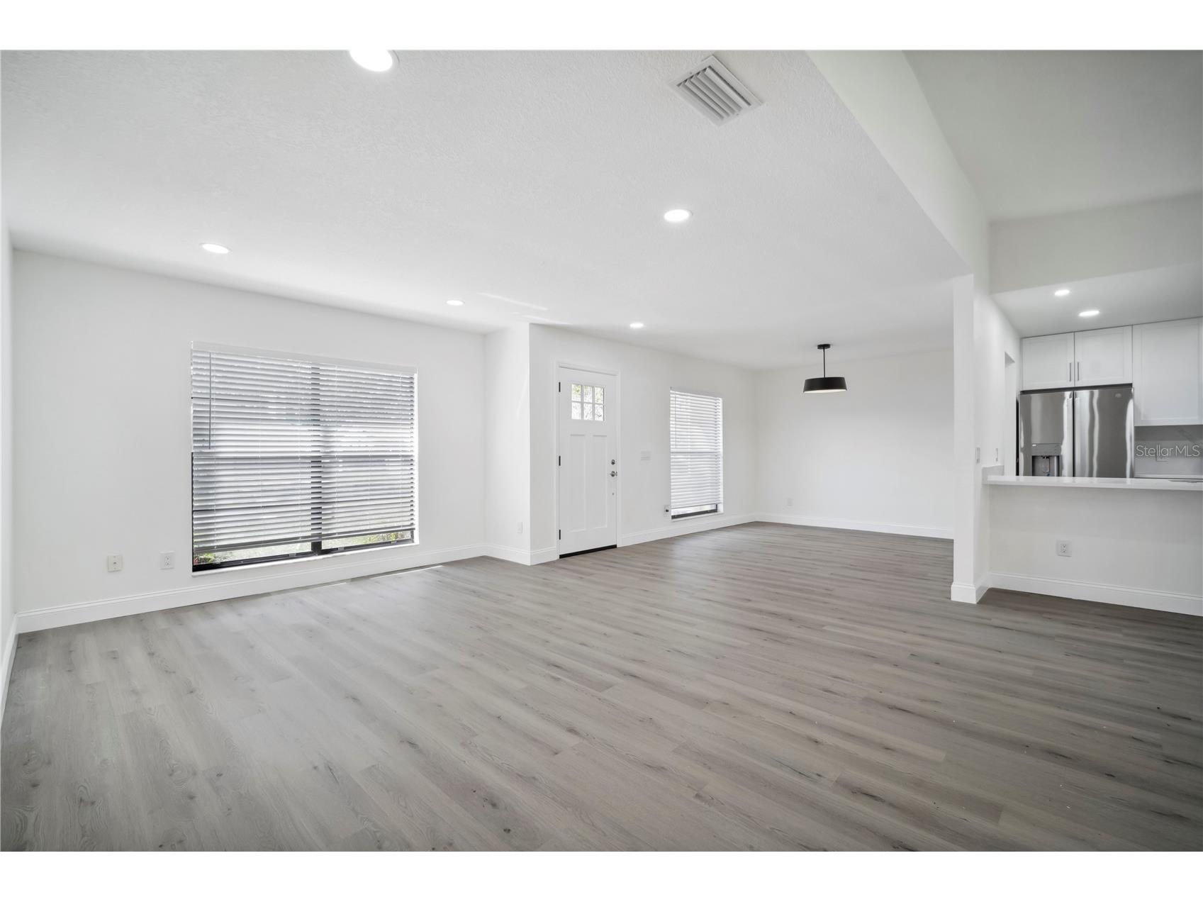 1218 Lornewood Drive Valrico FL 33596 TB8513538 image6