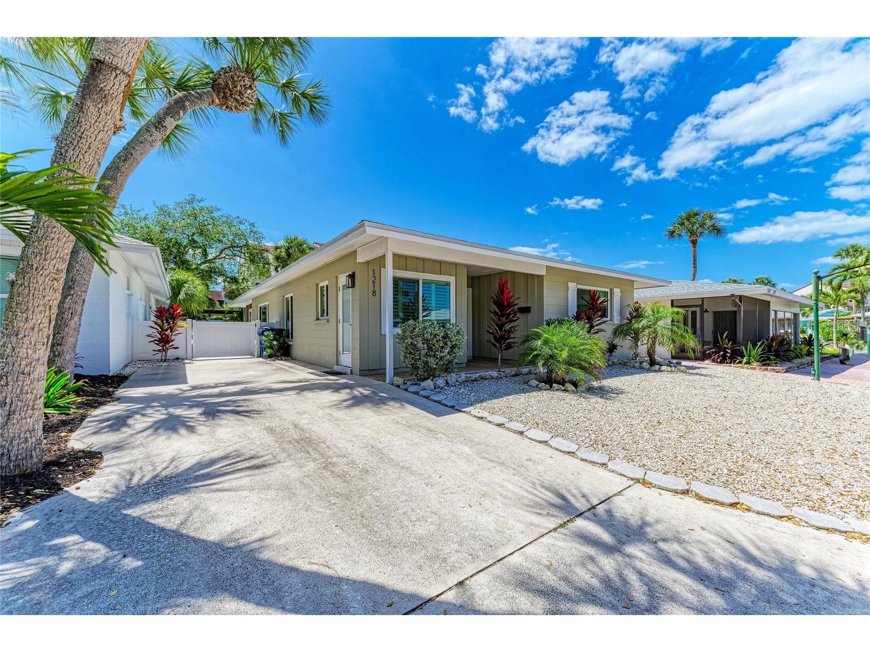 1218 Moonmist Circle #S2 Sarasota FL 34242 A4691272 image3
