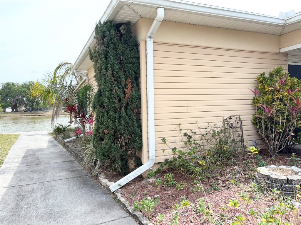 1219 Club Circle Lakeshore FL 33854 P4934263 image25